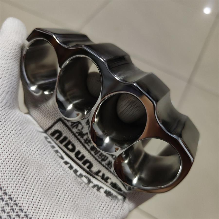 Classic Knuckle Duster with Mirror-Like Finish