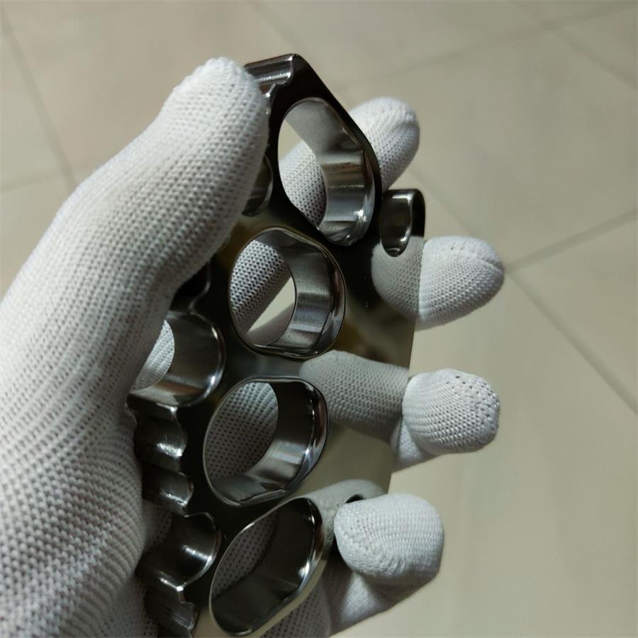 EDC Titanium Knuckle Duster for Personal Protection and Window Breaking