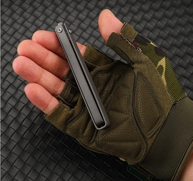 Folding Knife with Mechanically Designed Handle for Tactical Outdoor Pocket Carry