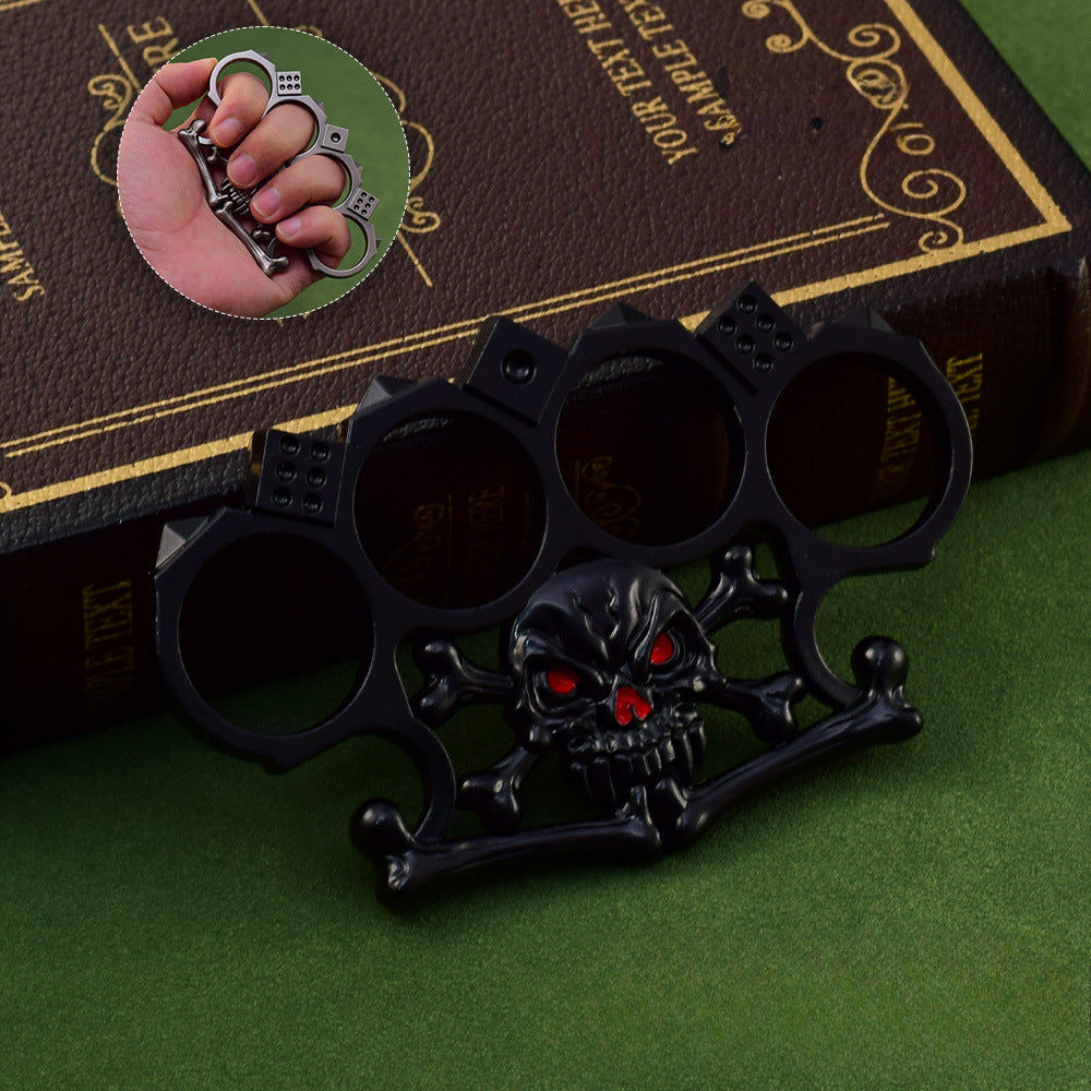 Skull Shaped Dice Knuckle Duster for Enhanced Grip