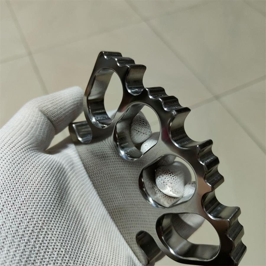 EDC Titanium Knuckle Duster for Personal Protection and Window Breaking
