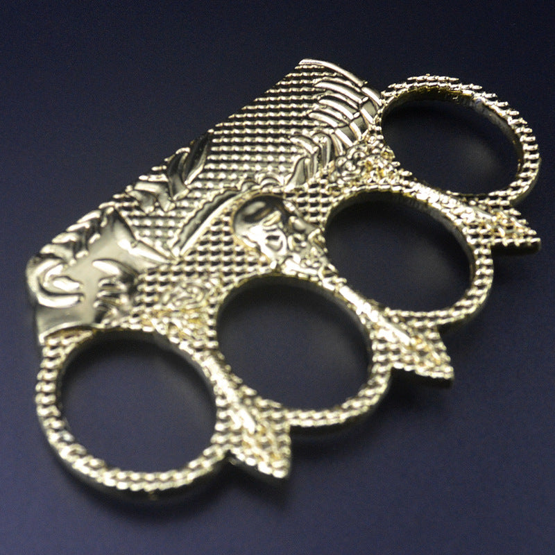 Neptune-Inspired Knuckle Duster for Travel Safety and Protection