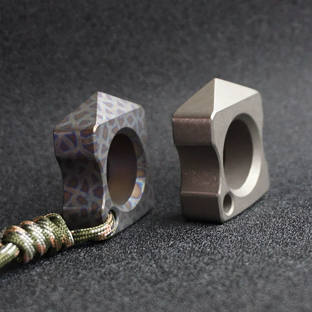 TitanSurvivor Knuckle Duster for Survival and Escape