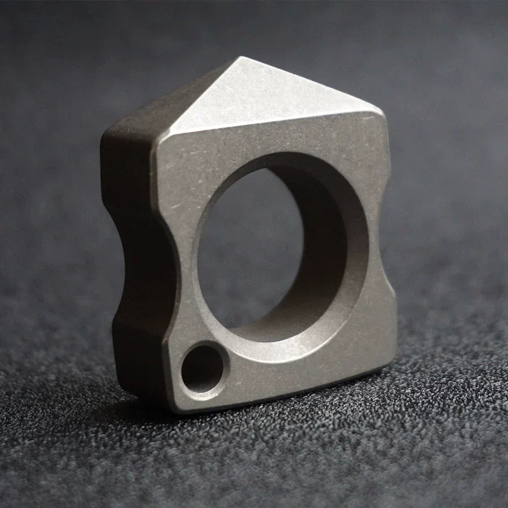 TitanSurvivor Knuckle Duster for Survival and Escape