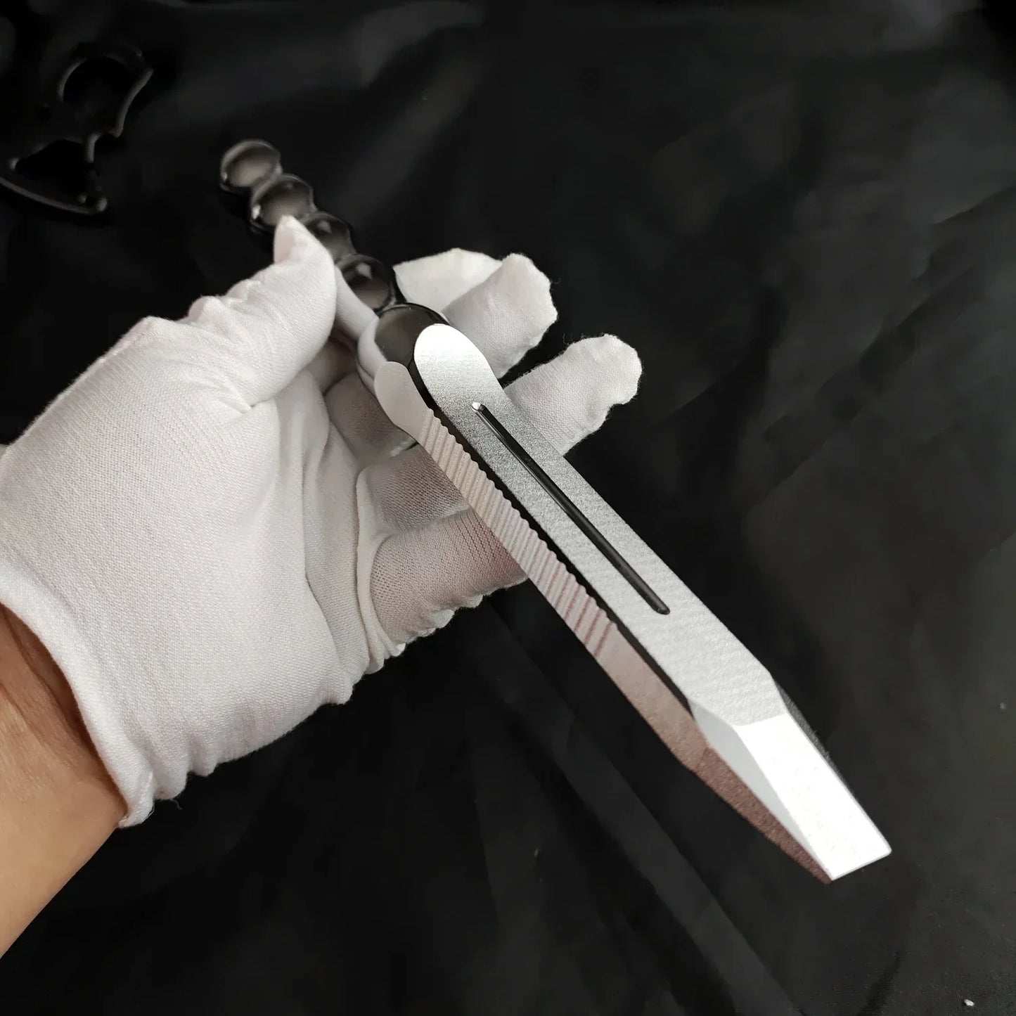 Multifunctional Tactical Bar for Emergency and Everyday Carry Use