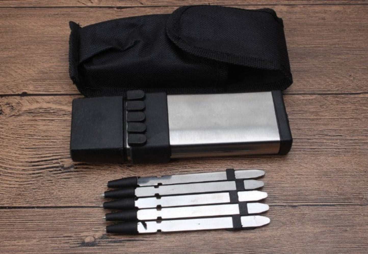 Hand Arrow Dart Portable Self-Defense Tool for Emergency Situations