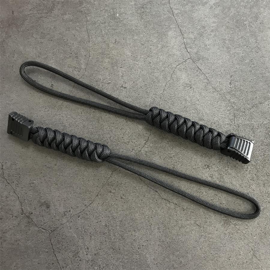 Braided paracord with knuckle support lanyard