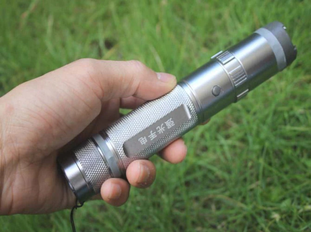 910A VoltBaton Stun Gun for Outdoor Protection