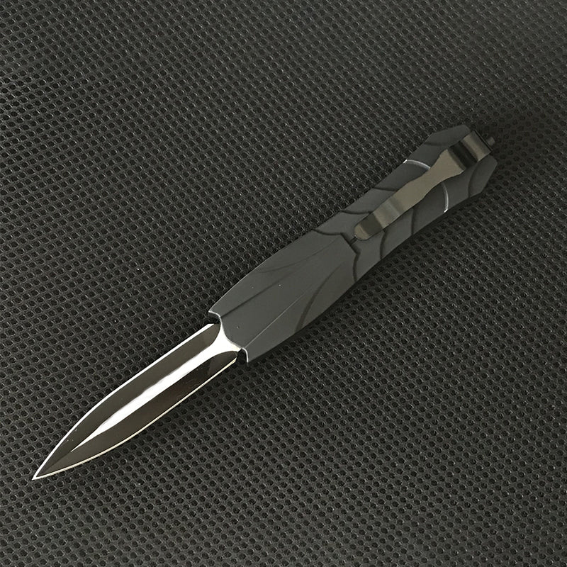 Tactical Pocket Knife Made of Durable Steel