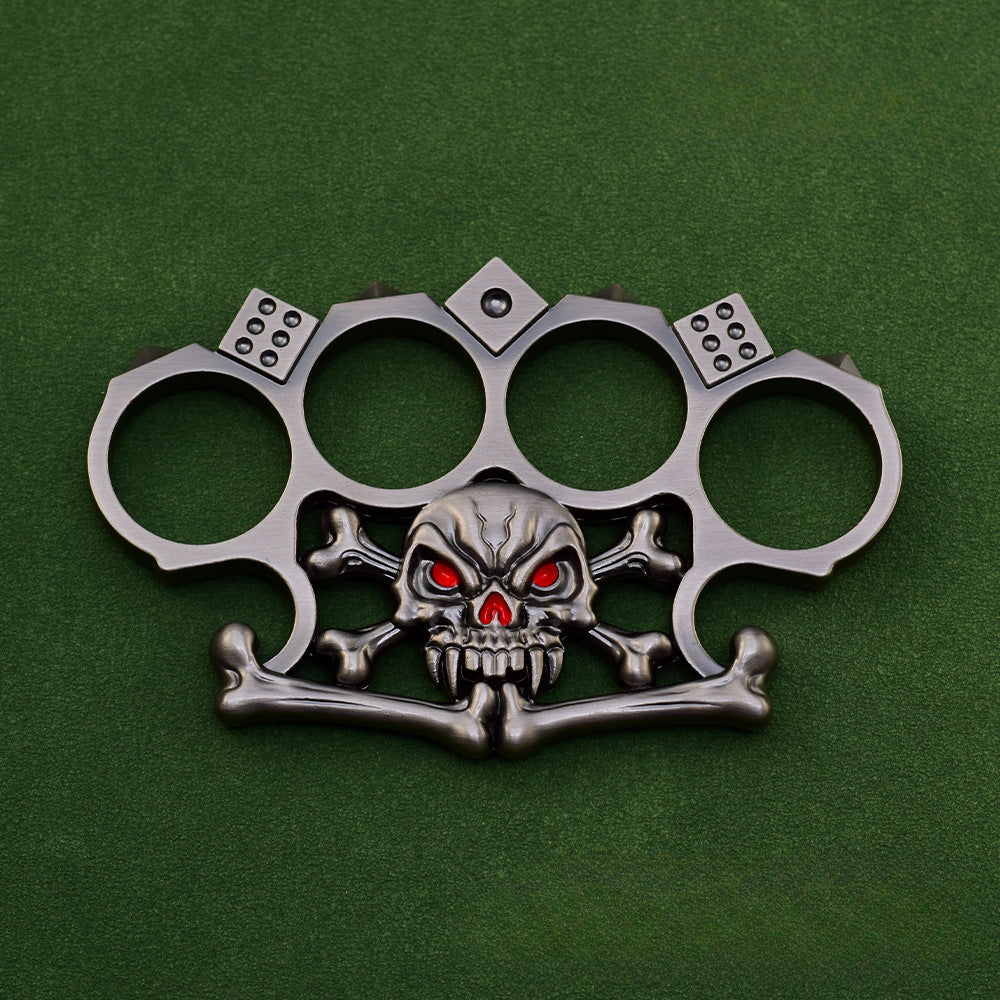 Skull Shaped Dice Knuckle Duster for Enhanced Grip